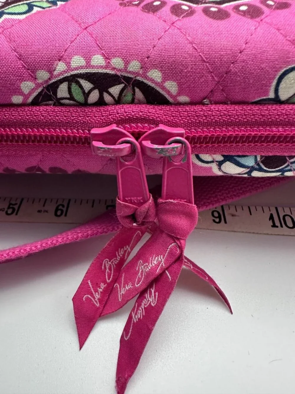 Vera Bradley Cupcakes Pink Circle Floral Quilted Laptop Case Adjustable Strap Ha